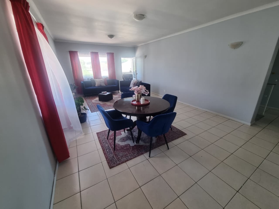 To Let 4 Bedroom Property for Rent in Claremont Western Cape
